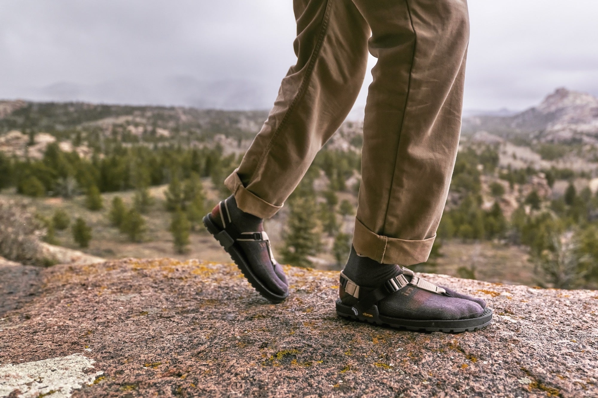 Performance Split-Toe Socks (Dusty Plum)