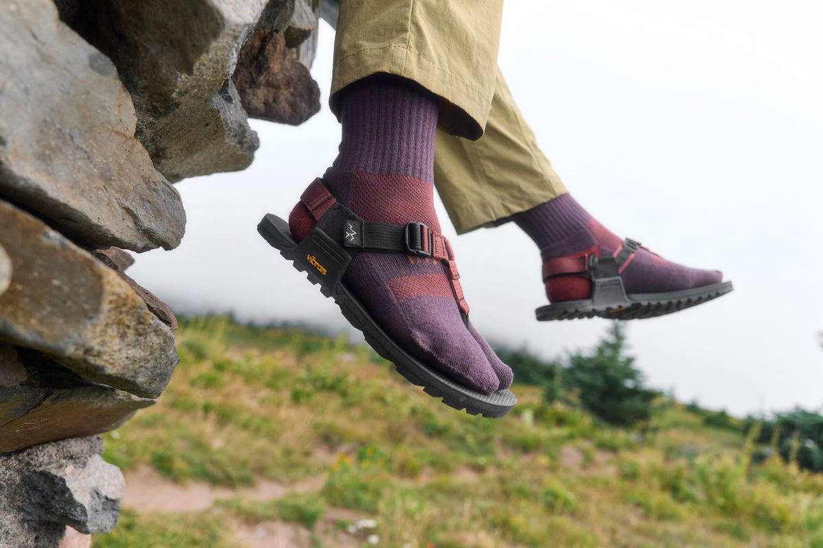 *NEW* Crew Performance Split-Toe Socks (Dusty Plum)